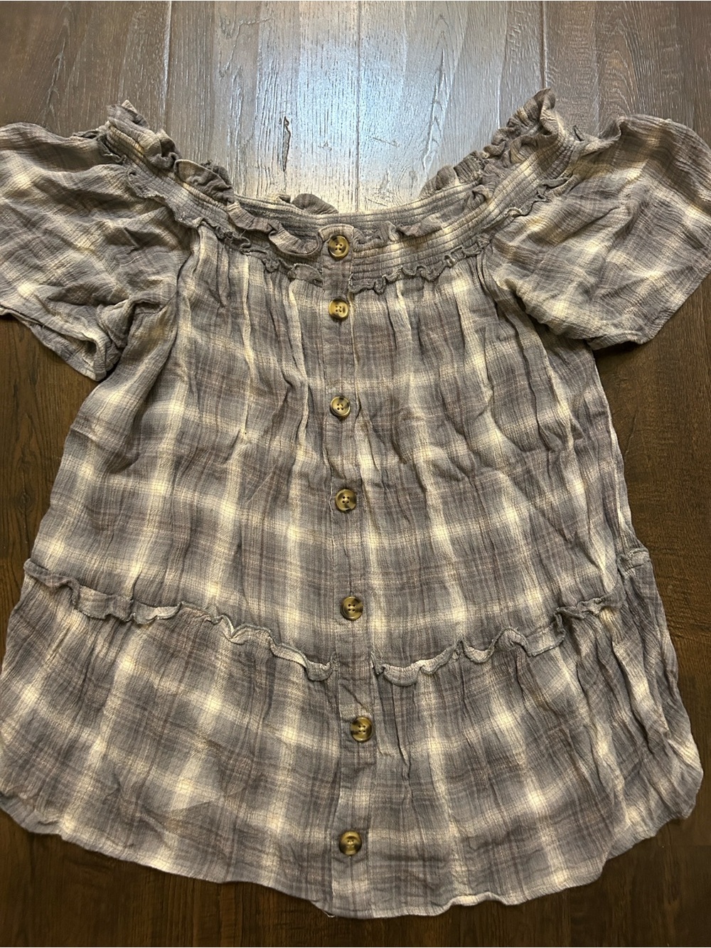 MAURICE’S Lightweight Gray Plaid Button-Front Peasant Top - Picture 2 of 9